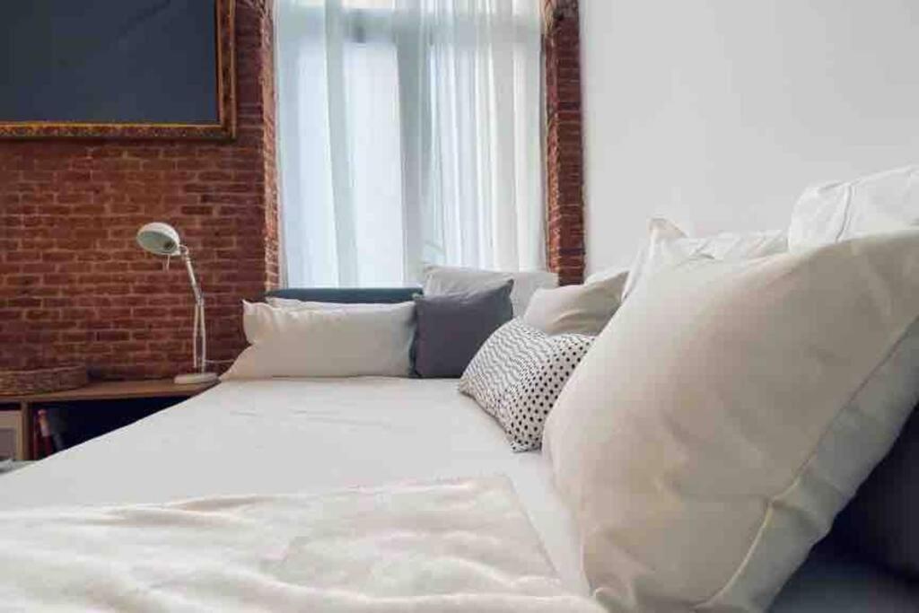 Appartamento Unique Nyc Style Loft In The Heart Of Madrid Esterno foto