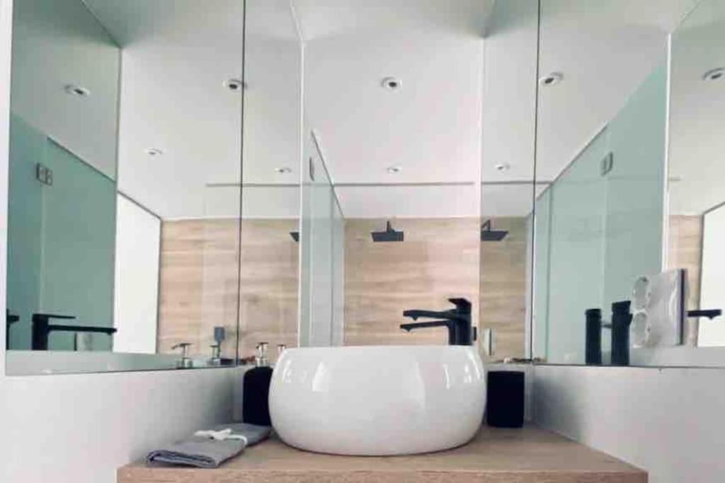 Appartamento Unique Nyc Style Loft In The Heart Of Madrid Esterno foto